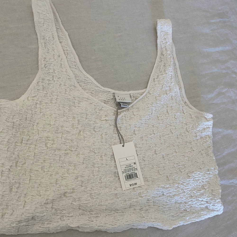 White knit crop tank top